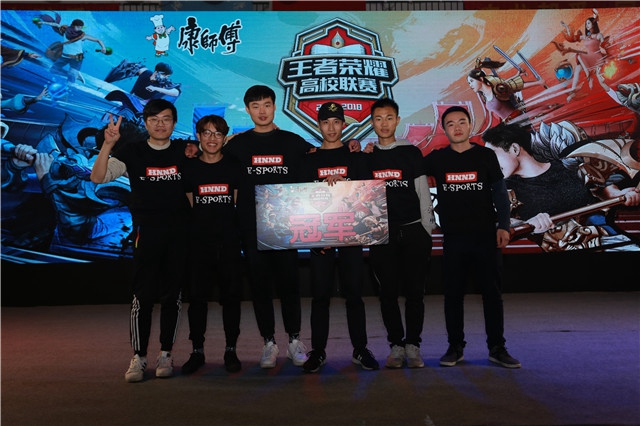 的表现实属 的表现实属